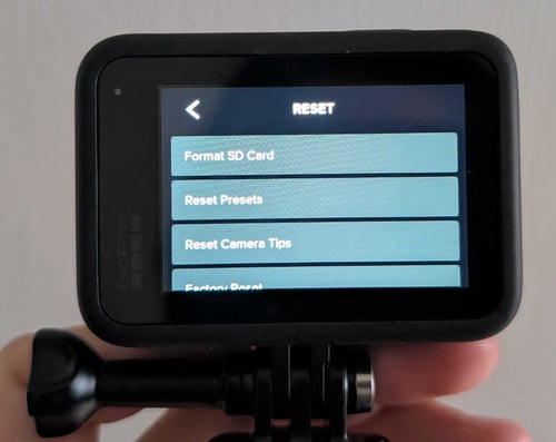 PXL_20251128_210014876.MP~2